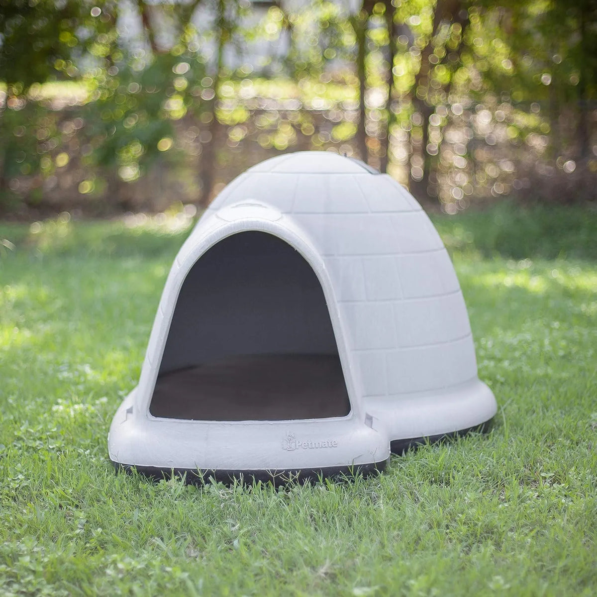XL Igloo Dog House for 90–125 Lb. Dogs, All-Weather Pet Shelter, Made in USA